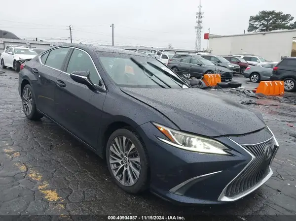 58ABZ1B12KU025055 2019 LEXUS ES - Image 1