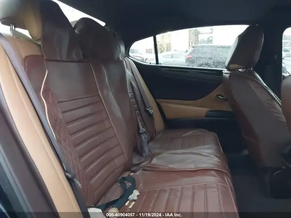 58ABZ1B12KU025055 2019 LEXUS ES - Image 8