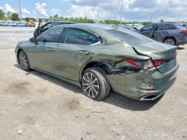 58ABZ1B12KU028974 2019 LEXUS ES - Image 2