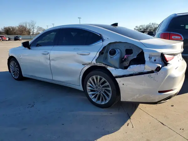 58ABZ1B12KU030093 2019 LEXUS ES - Image 2