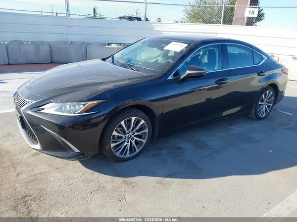 58ABZ1B12KU031728 2019 LEXUS ES - Image 2