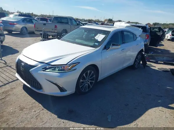 58ABZ1B12KU034872 2019 LEXUS ES - Image 2