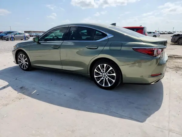 58ABZ1B12KU035570 2019 LEXUS ES - Image 2