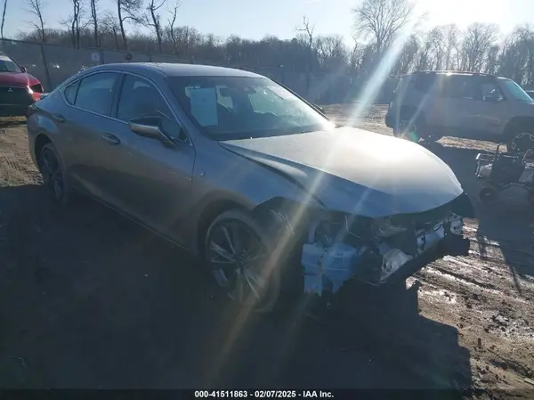 58ABZ1B12KU036783 2019 LEXUS ES - Image 1