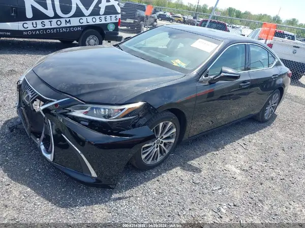 58ABZ1B12KU038078 2019 LEXUS ES - Image 2