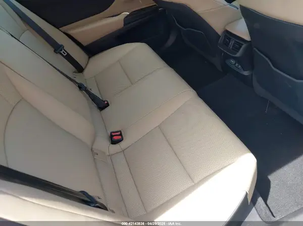 58ABZ1B12KU038078 2019 LEXUS ES - Image 8