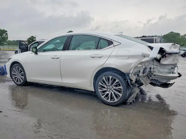 58ABZ1B12KU039179 2019 LEXUS ES - Image 2