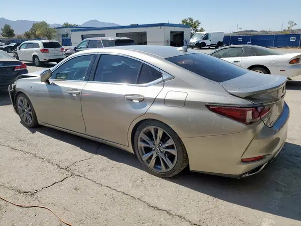 58ABZ1B12KU041787 2019 LEXUS ES - Image 2