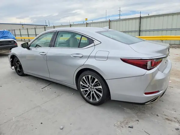 58ABZ1B12KU045824 2019 LEXUS ES - Image 2