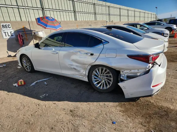 58ABZ1B12KU048352 2019 LEXUS ES - Image 2
