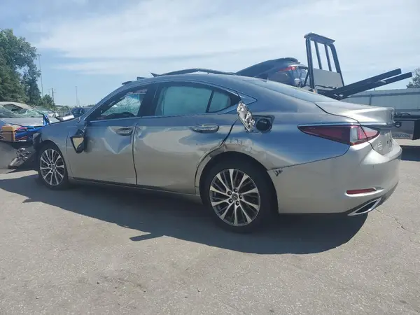 58ABZ1B12KU048674 2019 LEXUS ES - Image 2