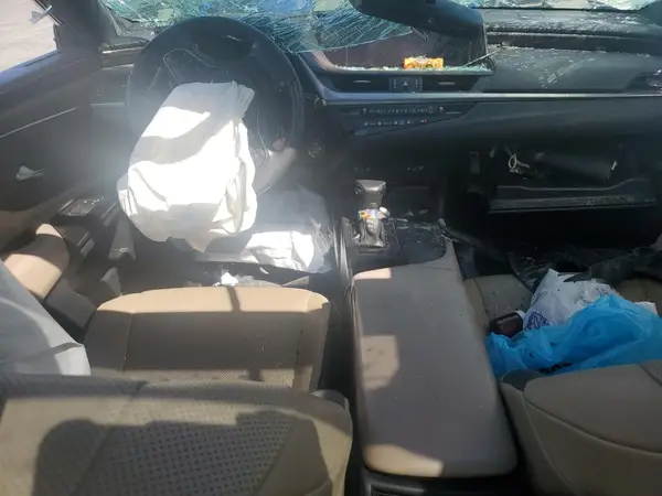 58ABZ1B12KU048674 2019 LEXUS ES - Image 8