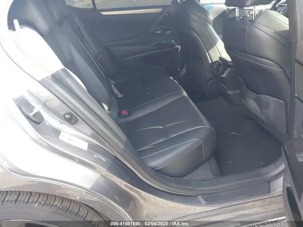 58ABZ1B13KU008085 2019 LEXUS ES - Image 8