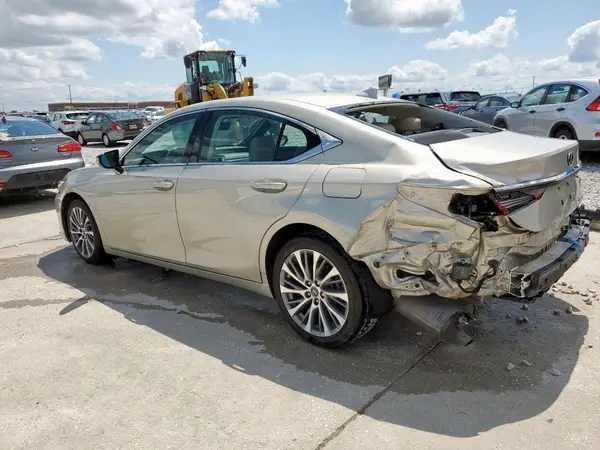 58ABZ1B13KU009446 2019 LEXUS ES - Image 2