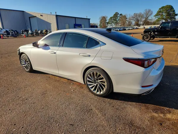 58ABZ1B13KU020429 2019 LEXUS ES - Image 2