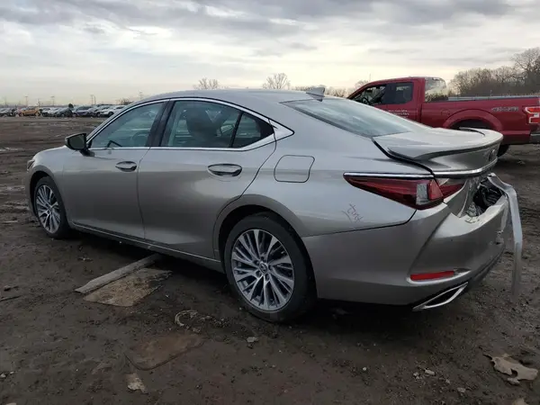 58ABZ1B13KU021015 2019 LEXUS ES - Image 2