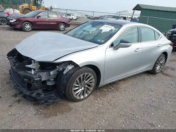 58ABZ1B13KU021371 2019 LEXUS ES - Image 2