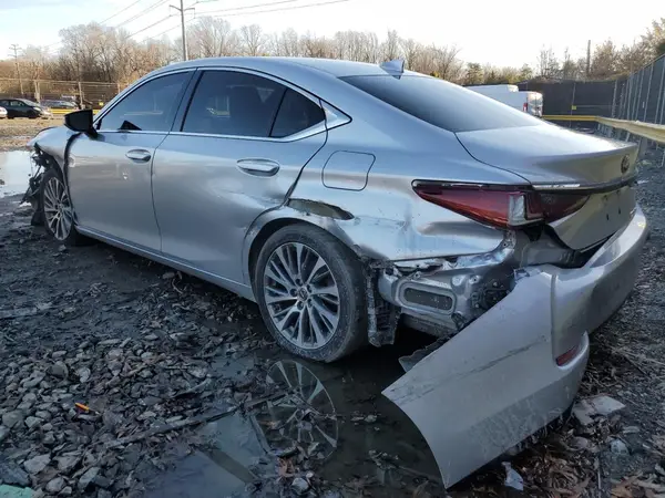 58ABZ1B13KU023380 2019 LEXUS ES - Image 2