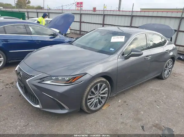58ABZ1B13KU025355 2019 LEXUS ES - Image 2
