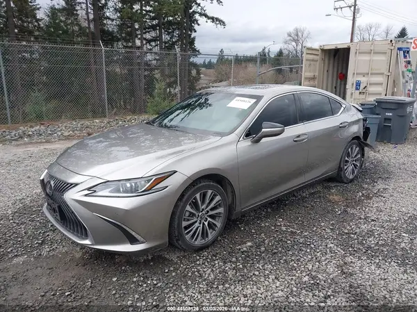 58ABZ1B13KU031995 2019 LEXUS ES - Image 2