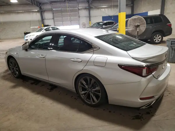 58ABZ1B13KU039059 2019 LEXUS ES - Image 2