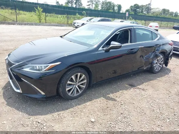 58ABZ1B13KU043287 2019 LEXUS ES - Image 2