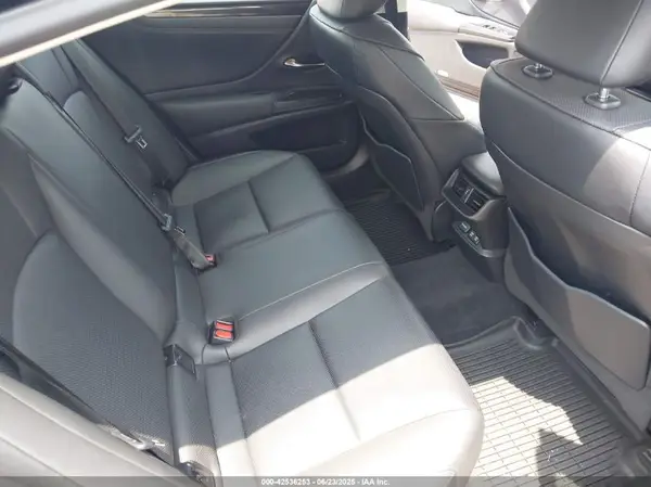 58ABZ1B13KU043287 2019 LEXUS ES - Image 8