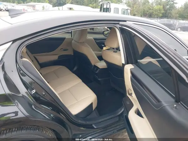 58ABZ1B13KU050756 2019 LEXUS ES - Image 8