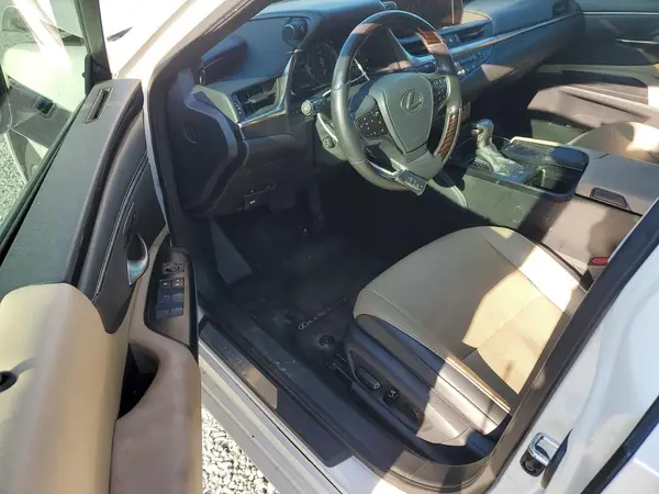 58ABZ1B14KU002635 2019 LEXUS ES - Image 8