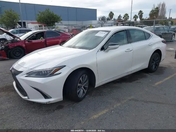 58ABZ1B14KU004000 2019 LEXUS ES - Image 2