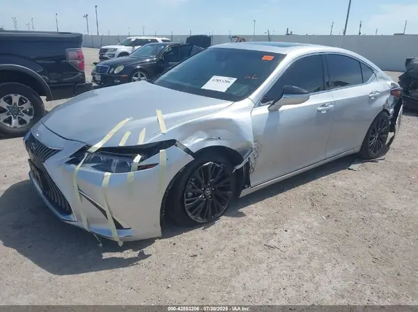 58ABZ1B14KU007351 2019 LEXUS ES - Image 2