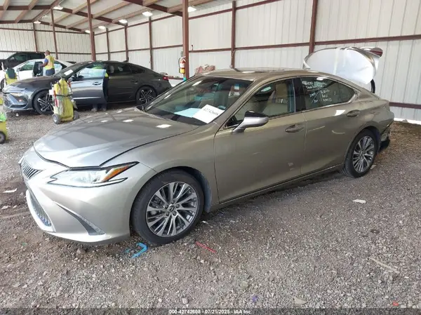 58ABZ1B14KU007382 2019 LEXUS ES - Image 2