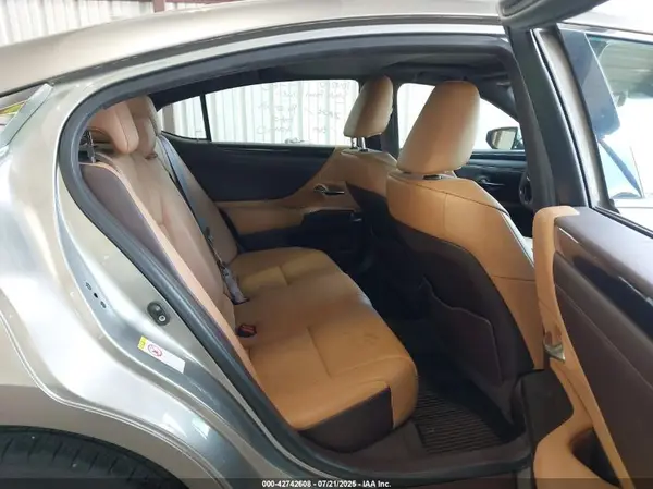 58ABZ1B14KU007382 2019 LEXUS ES - Image 8