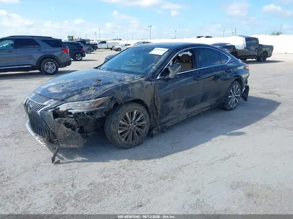 58ABZ1B14KU009049 2019 LEXUS ES - Image 2