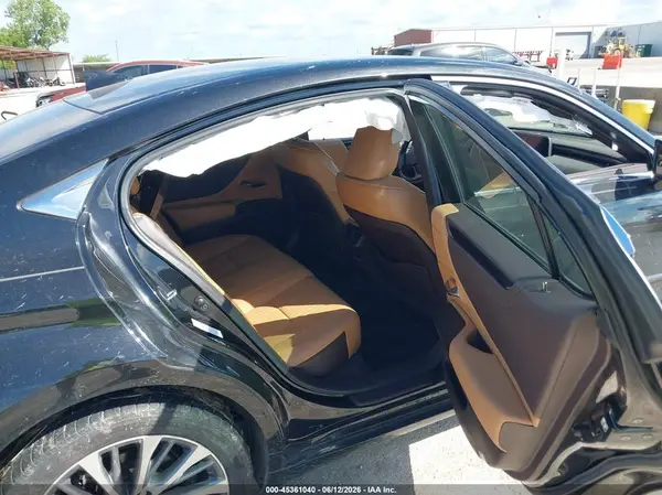 58ABZ1B14KU009049 2019 LEXUS ES - Image 8