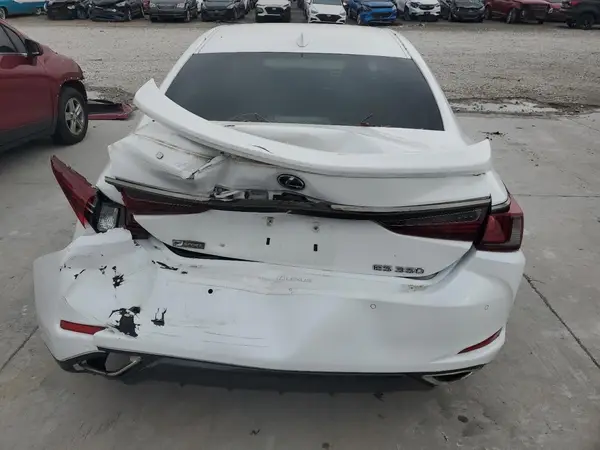2019 LEXUS ES auction photo 6