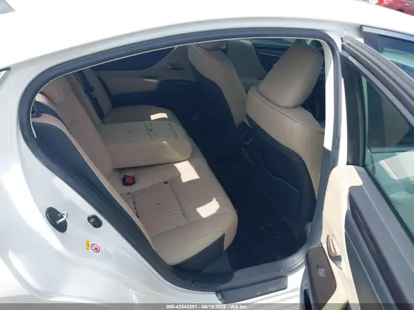 58ABZ1B14KU010900 2019 LEXUS ES - Image 8
