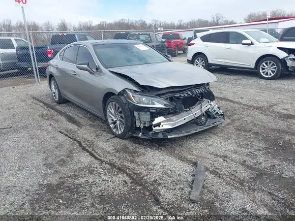 58ABZ1B14KU012064 2019 LEXUS ES - Image 1
