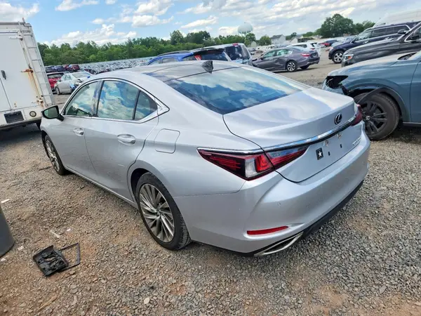 58ABZ1B14KU016728 2019 LEXUS ES - Image 2