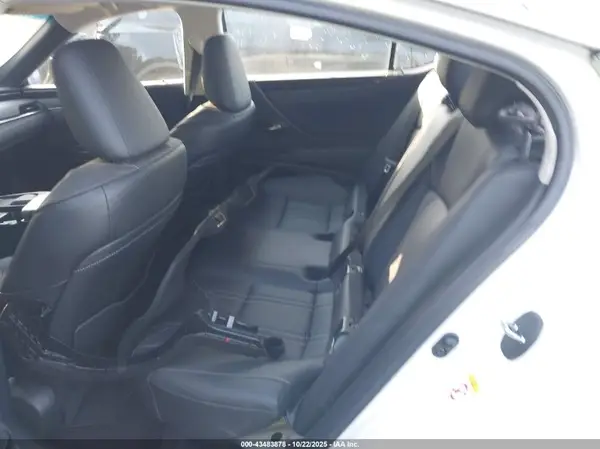 58ABZ1B14KU017104 2019 LEXUS ES - Image 8