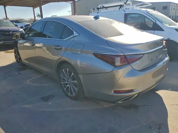 58ABZ1B14KU020908 2019 LEXUS ES - Image 2