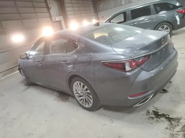 58ABZ1B14KU022335 2019 LEXUS ES - Image 2