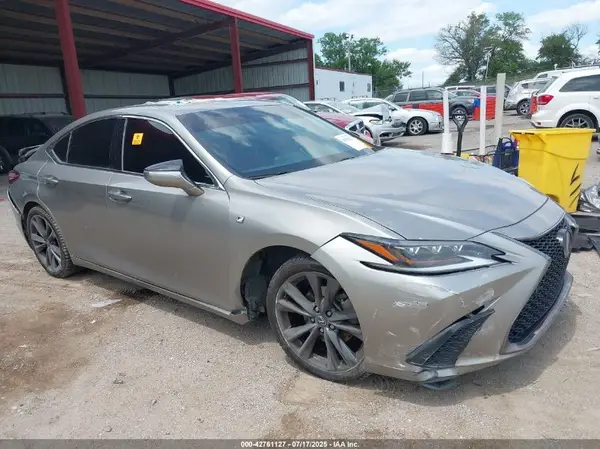 58ABZ1B14KU028488 2019 LEXUS ES - Image 1