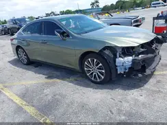 58ABZ1B14KU030421 2019 LEXUS ES