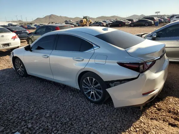 58ABZ1B14KU032573 2019 LEXUS ES - Image 2