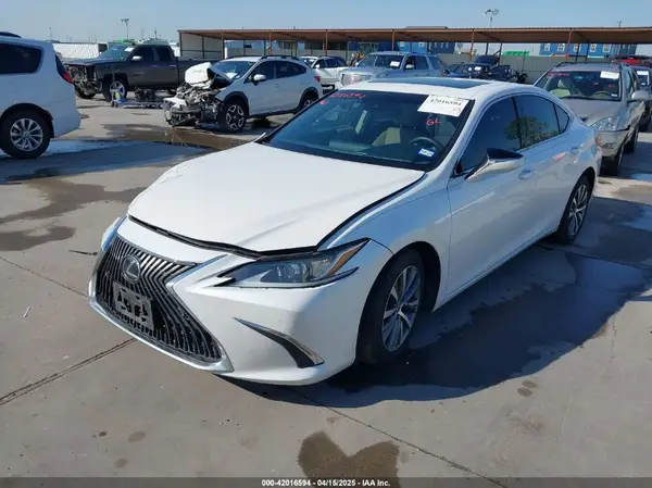 58ABZ1B14KU034209 2019 LEXUS ES - Image 2