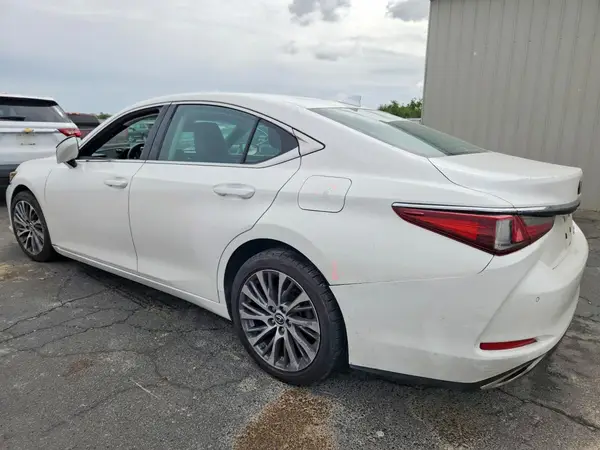 58ABZ1B14KU034968 2019 LEXUS ES - Image 2
