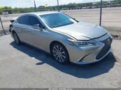 58ABZ1B14KU035960 2019 LEXUS ES