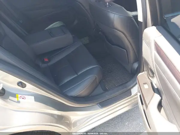 58ABZ1B14KU035960 2019 LEXUS ES - Image 8