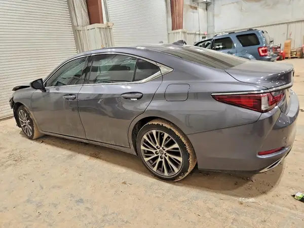 58ABZ1B14KU038129 2019 LEXUS ES - Image 2